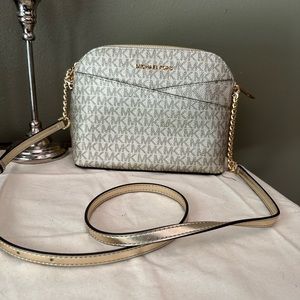Michael Kors Jet Set Medium Dome Satchel Crossbody